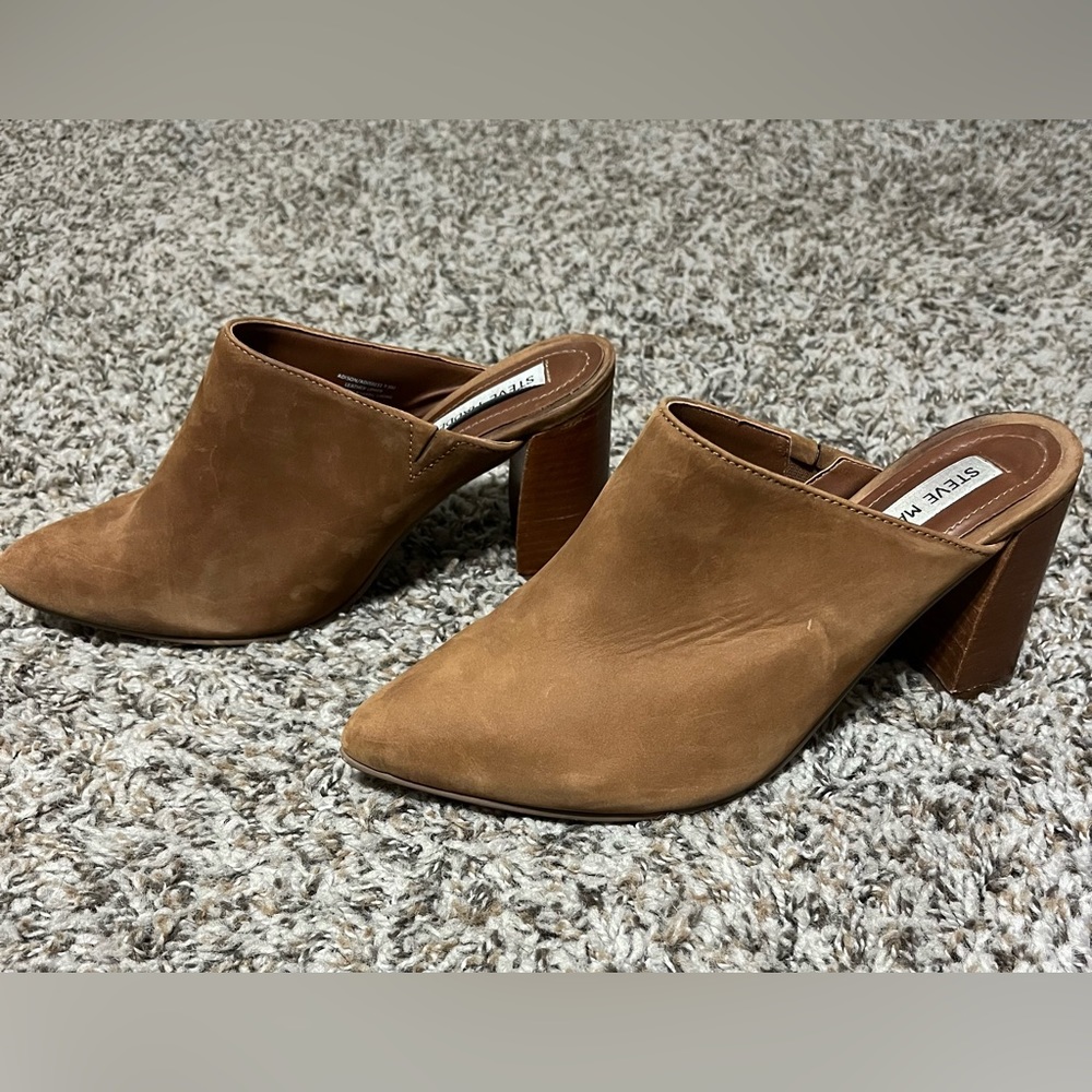 Steve Madden tan heeled mules
